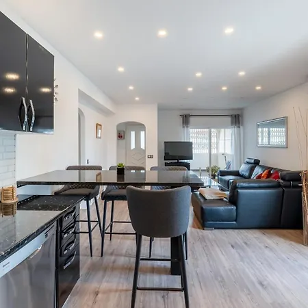 Cozy 2br Near Oura By Lovelystay *