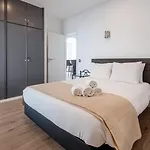 Cozy 2br Near Oura By Lovelystay