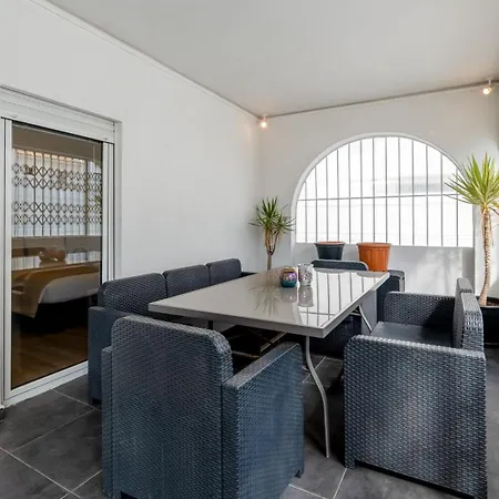 Appartement Cozy 2br Near Oura By Lovelystay *