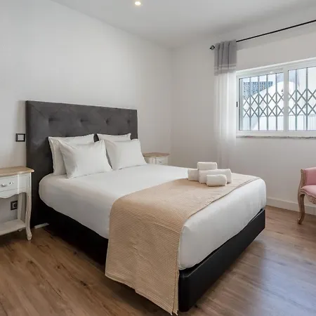 Cozy 2br Near Oura By Lovelystay Apartmán *