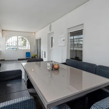 Apartamento Cozy 2br Near Oura By Lovelystay Albufeira